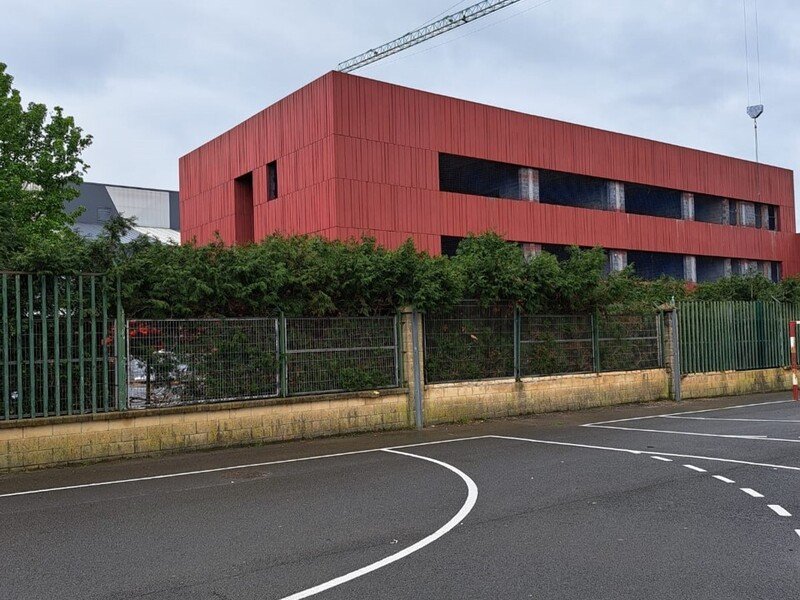 Schule Baskenland Sichtbetonkosmetik